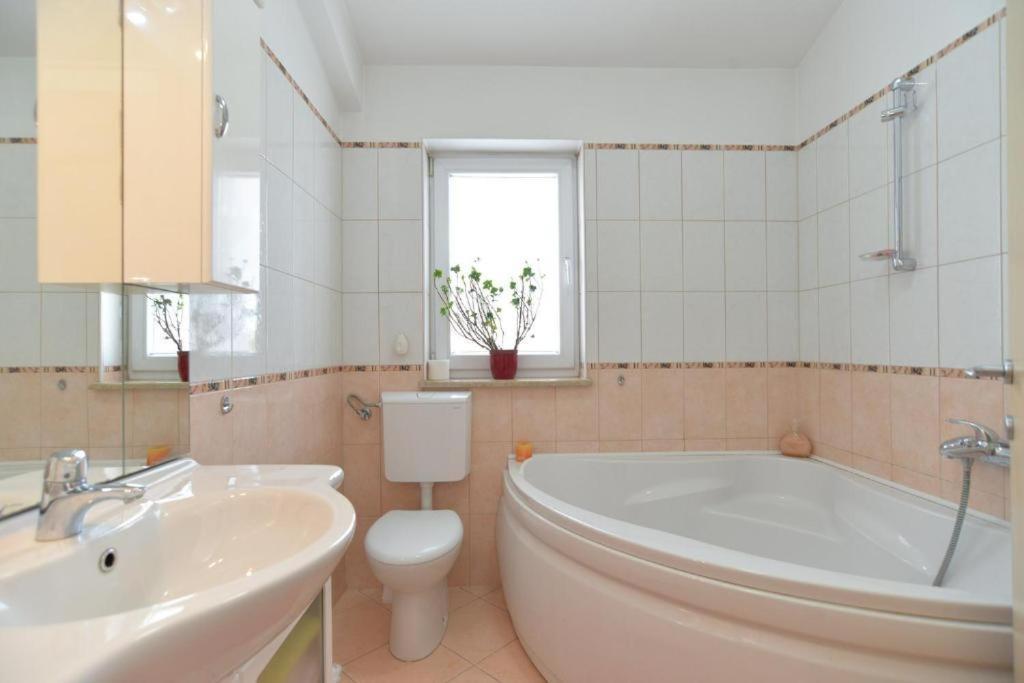 Apartman Eda Póla Kültér fotó