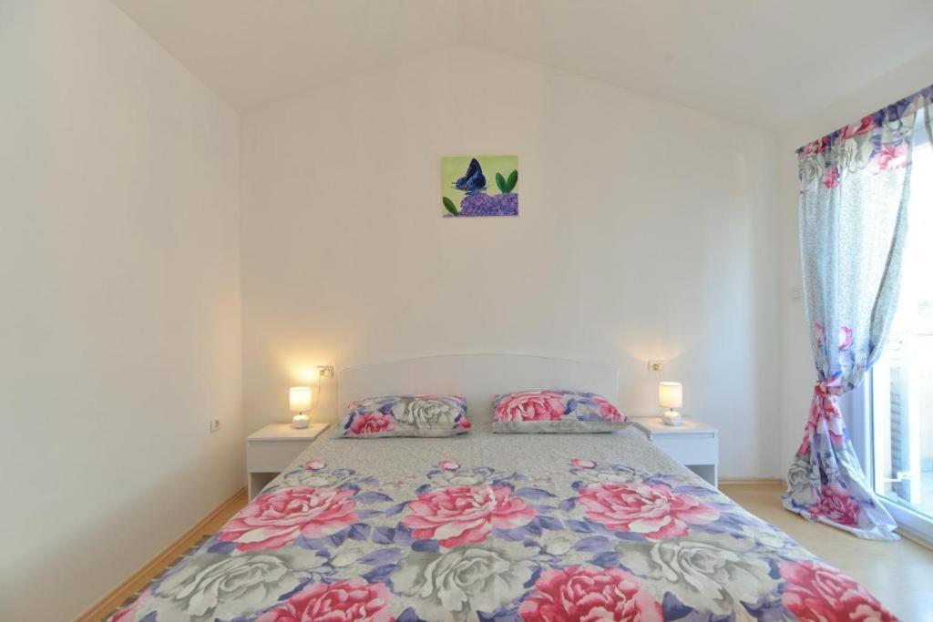 Apartman Eda Póla Kültér fotó