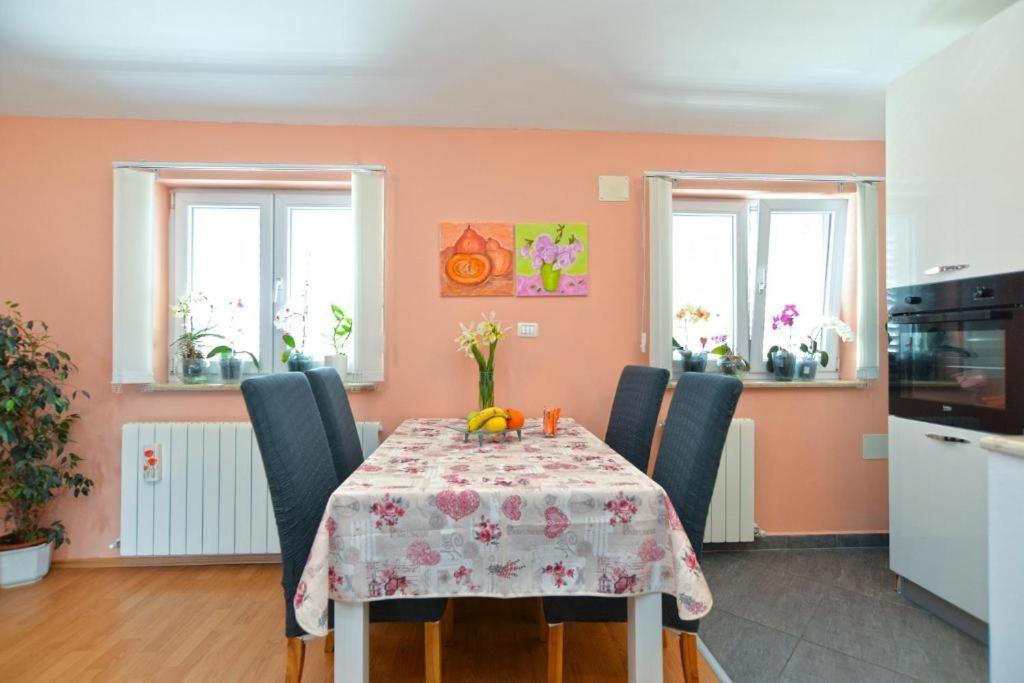 Apartman Eda Póla Kültér fotó