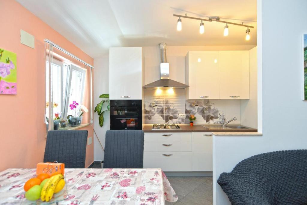 Apartman Eda Póla Kültér fotó