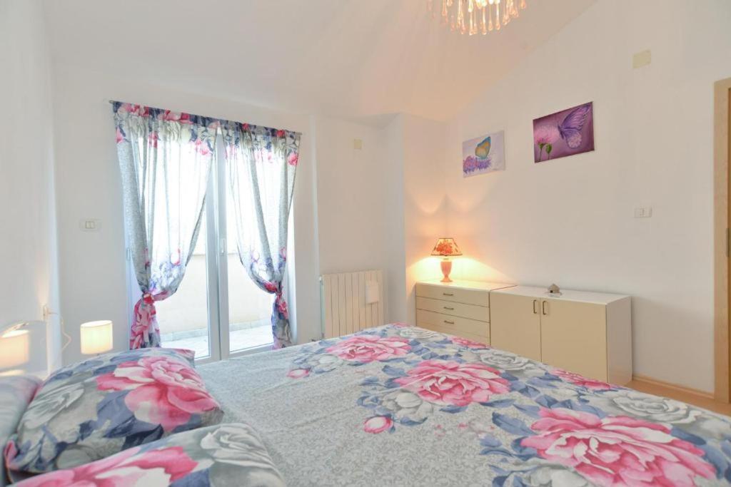 Apartman Eda Póla Kültér fotó