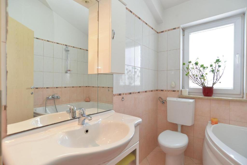 Apartman Eda Póla Kültér fotó